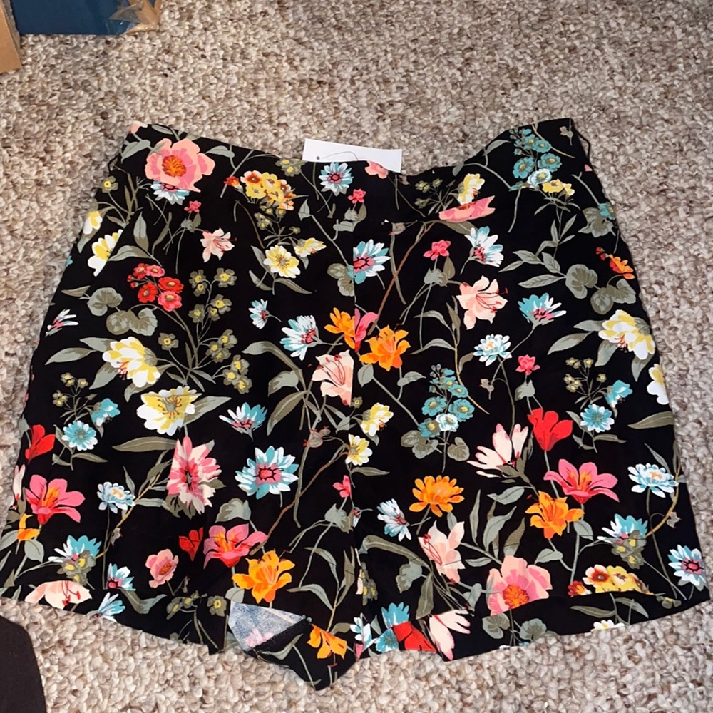 floral shorts
